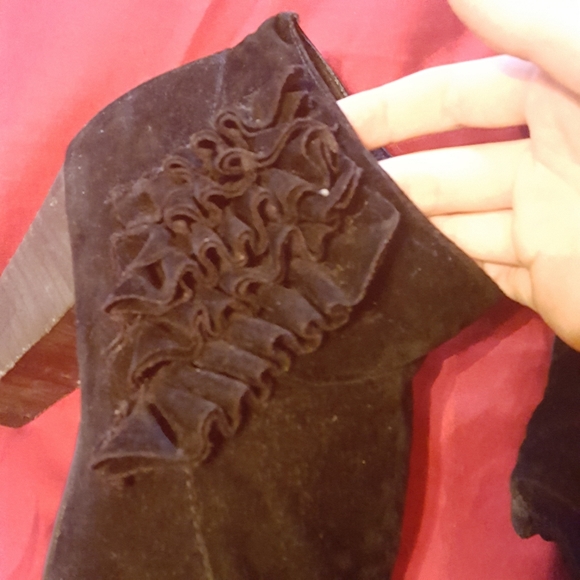 Vintage black Velvet Steampunk Ruffle Booties 10 - Picture 9 of 9